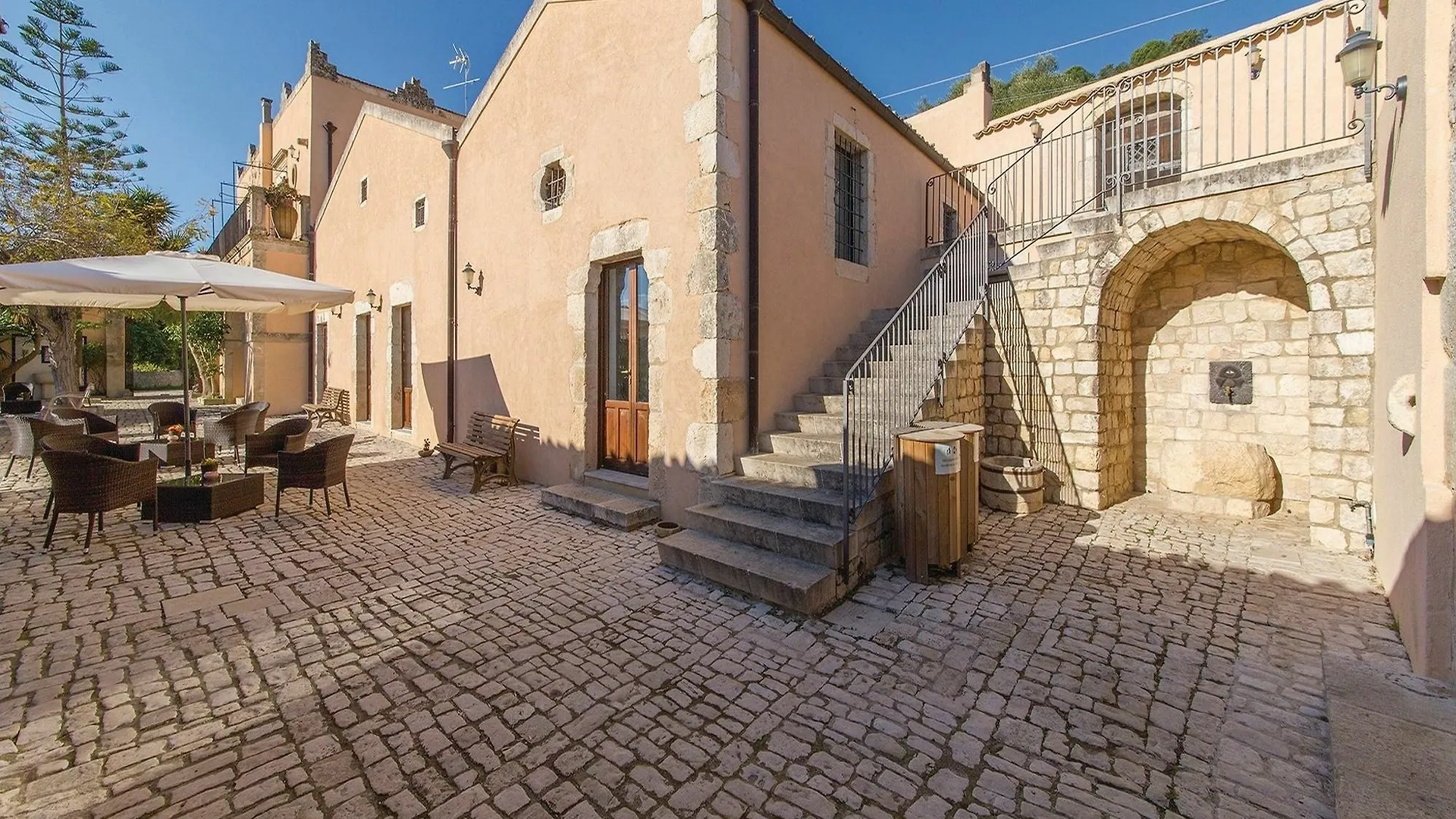 Baglio Fasana Whole Property Modica Italy